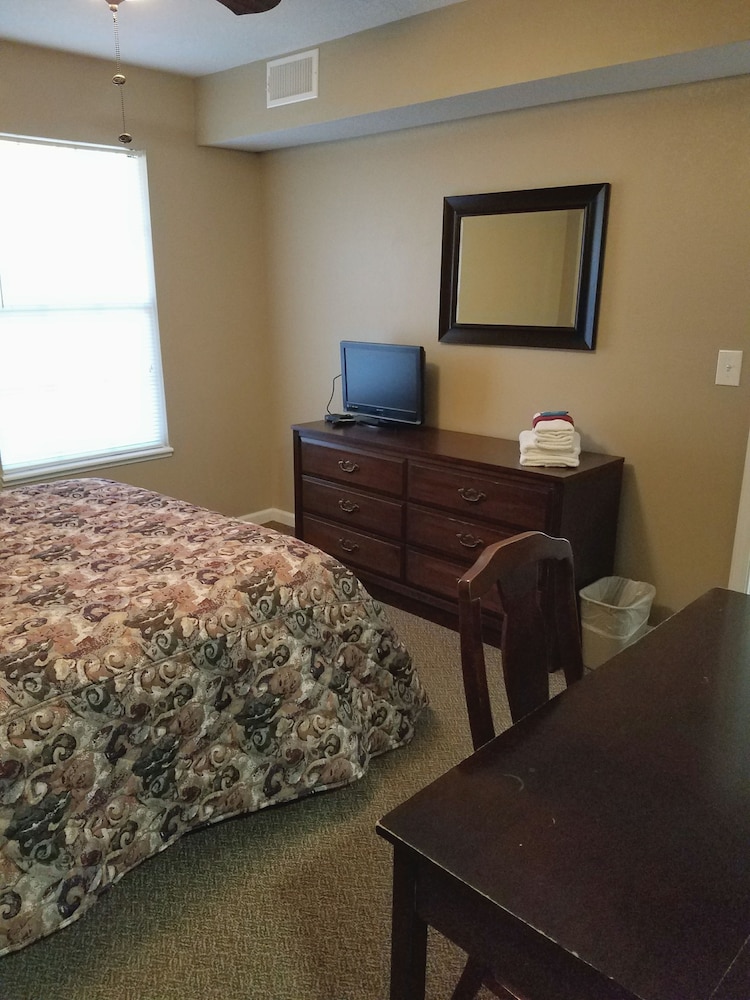 Standard Suite, 1 Queen Bed, Non Smoking photo 1