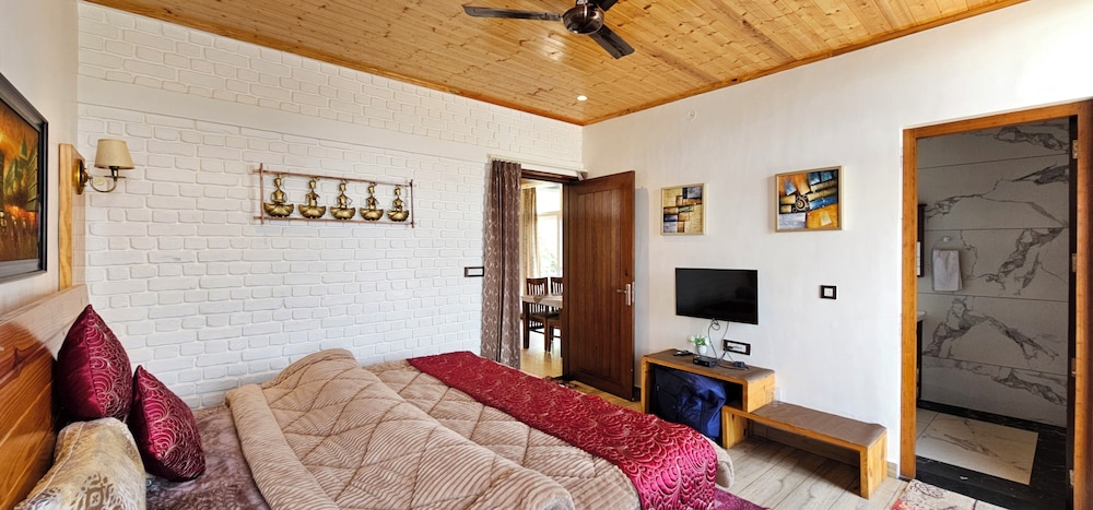 Cedar Club Room - Photo 3