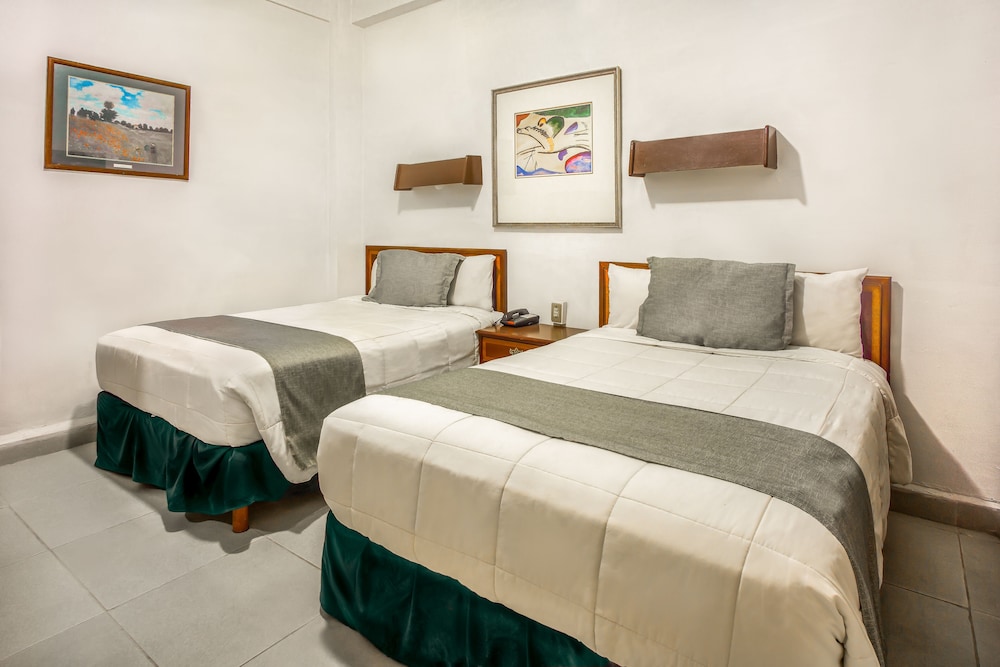 Standard Room, 2 Double Beds - Photo 1