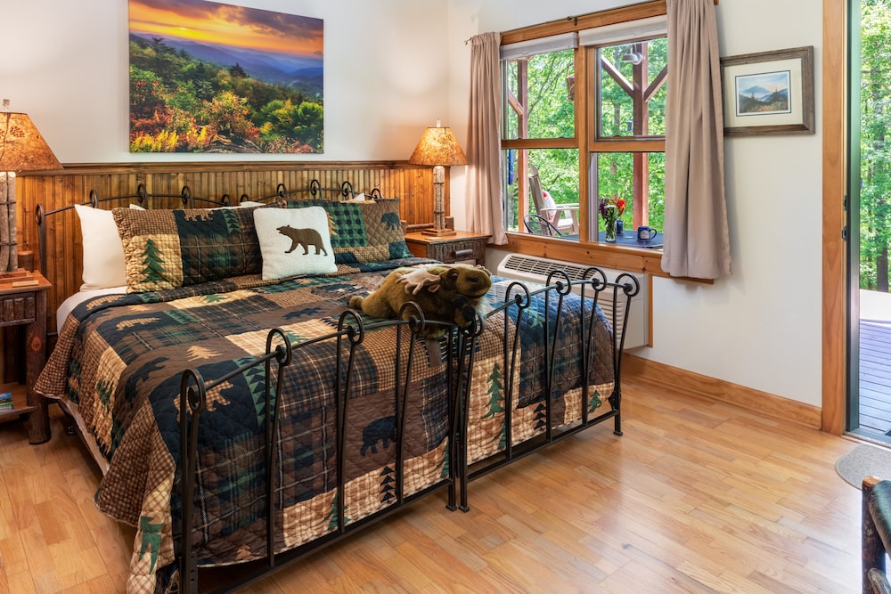 Mountain Room, Private Bathroom