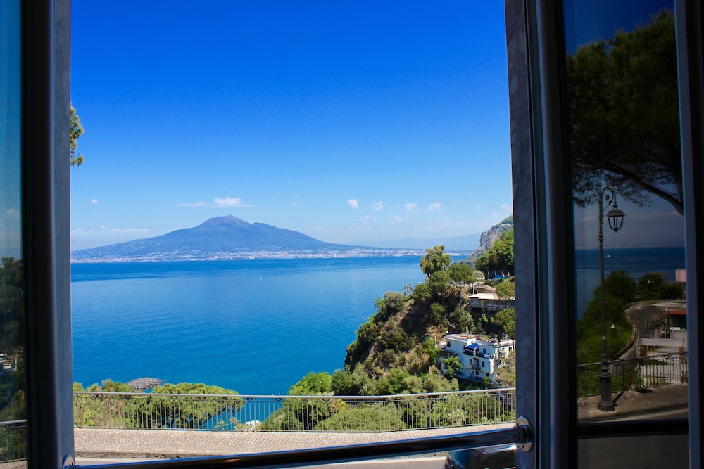 Superior Double Room, Sea View - Photo 6