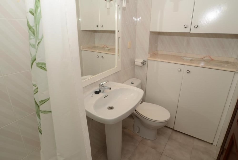 Family Apartment, 3 Bedrooms, Garden View photo 3