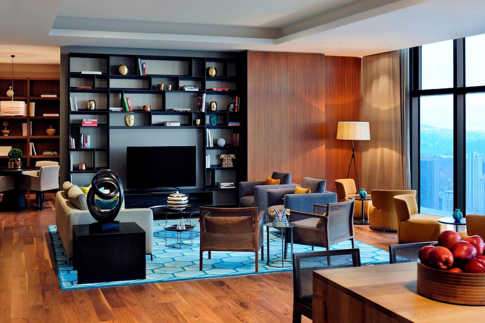 Executive Room, 1 Double Bed (Lounge Access) thumbnail 6