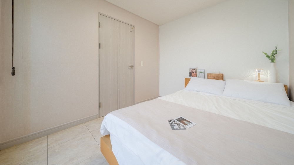 Basic Room, 1 Bedroom (white 302) - Photo 8