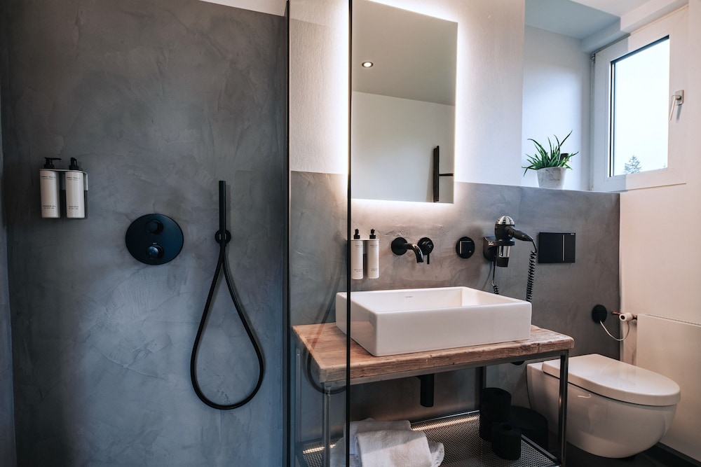 Design Double Room, Bathtub, Valley View photo 2