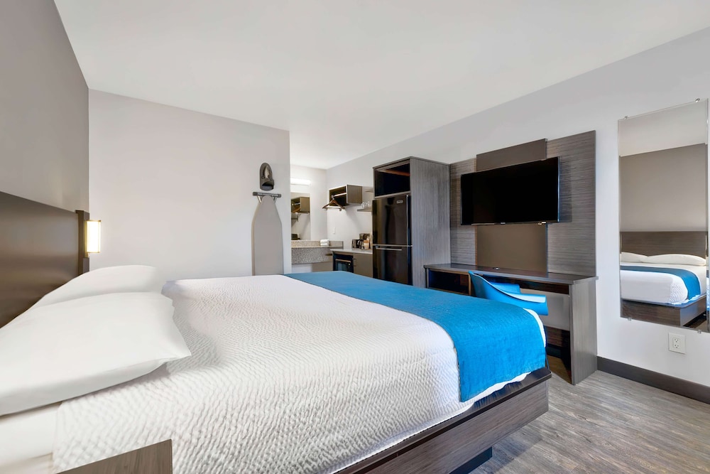 Standard Room, 1 Queen Bed, Non Smoking photo 1