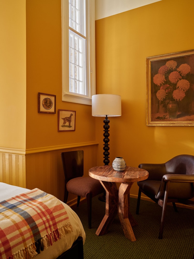 Superior Room, 1 Queen Bed photo 1
