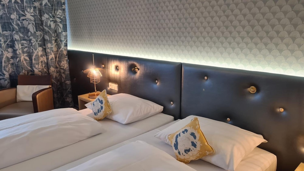 Double Room - Photo 28