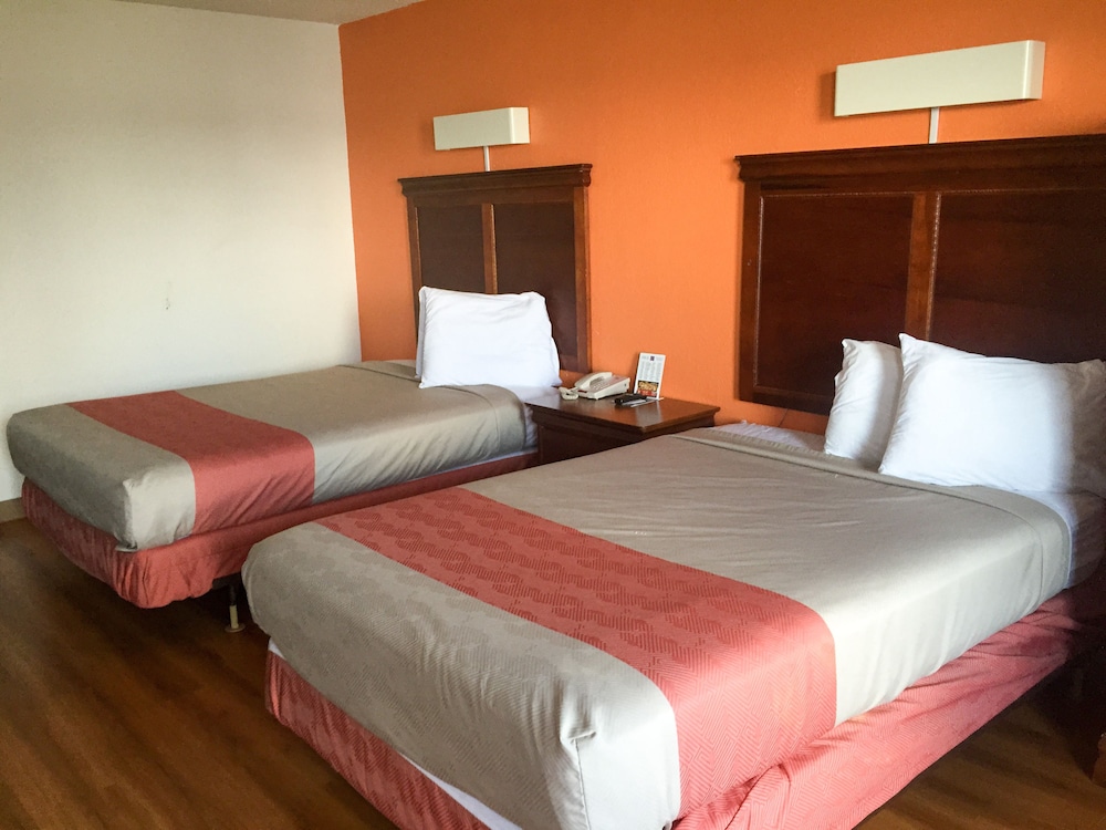 Premium Room, 2 Double Beds, Non Smoking, Refrigerator & Microwave - Photo 2