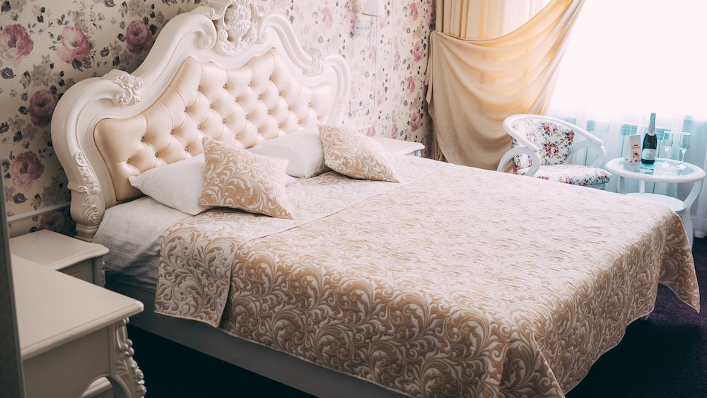Honeymoon Room photo 1