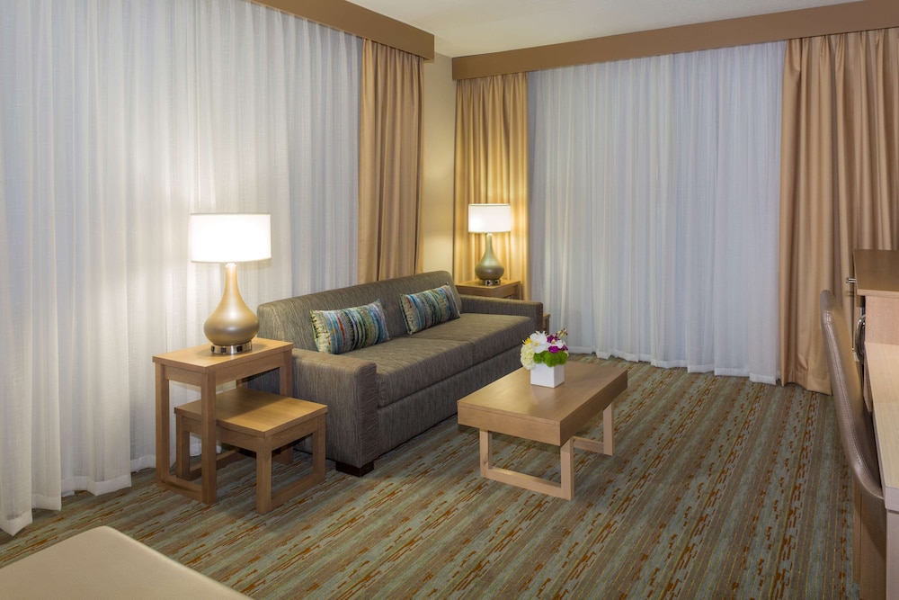 Executive Suite, 2 Double Beds, Non Smoking, Refrigerator & Microwave - Photo 4
