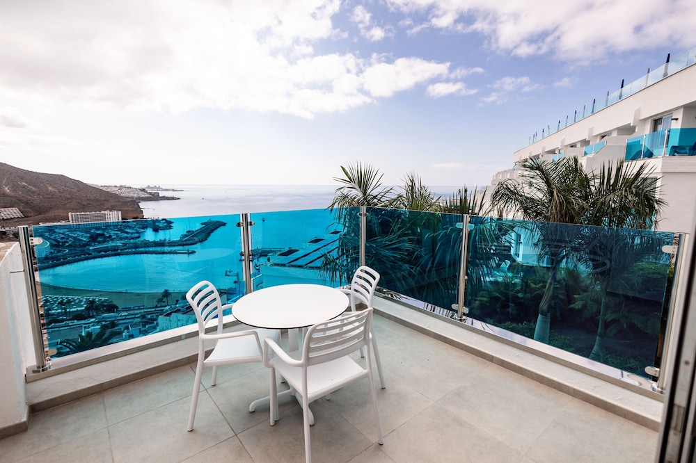 Junior Studio Suite, Sea View (2 Adults)