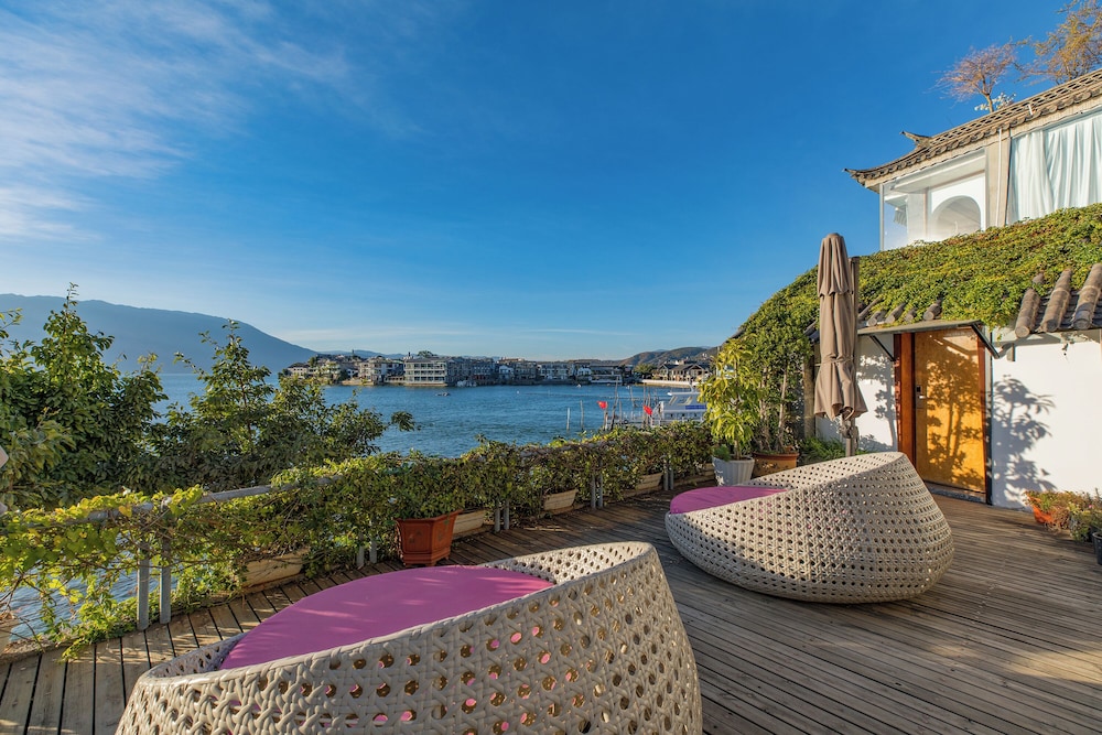Signature Double Room, Patio, Sea View photo 3