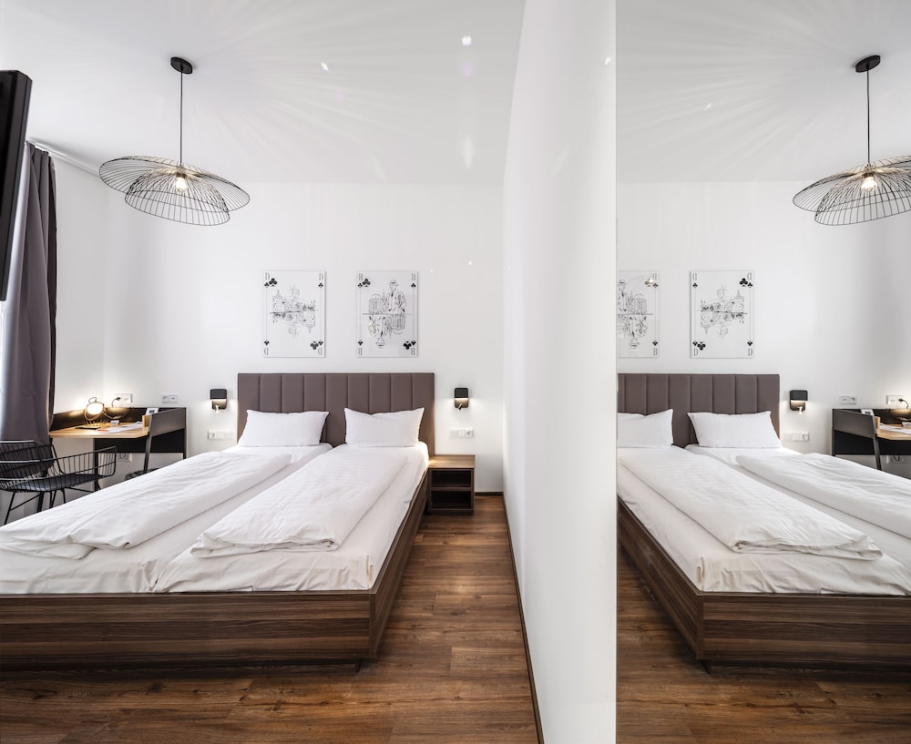 Double Room - Photo 11
