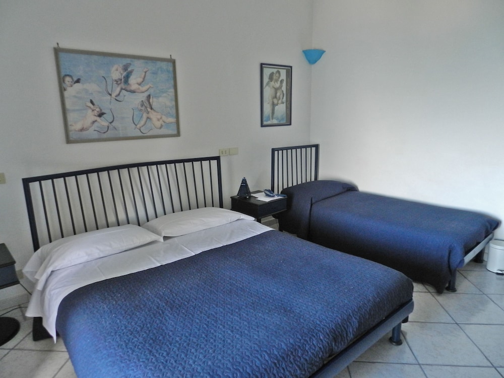 Superior Triple Room, 1 Bedroom, Terrace, Sea View photo 2