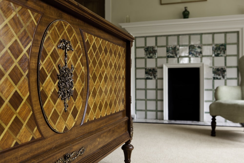 Suite, 1 King Bed (Whitwell) photo 2