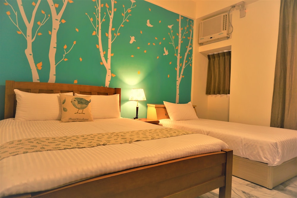 Comfortable double bed, 1 standard double bed, ground floor photo 3