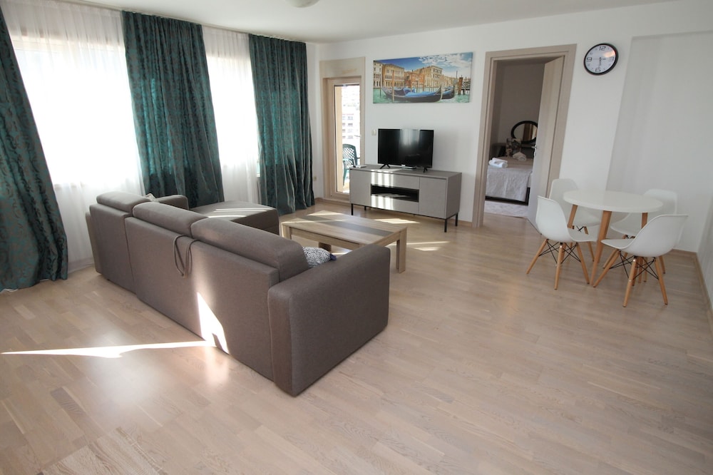 Luxury Apartment, 2 Bedrooms, Sea View