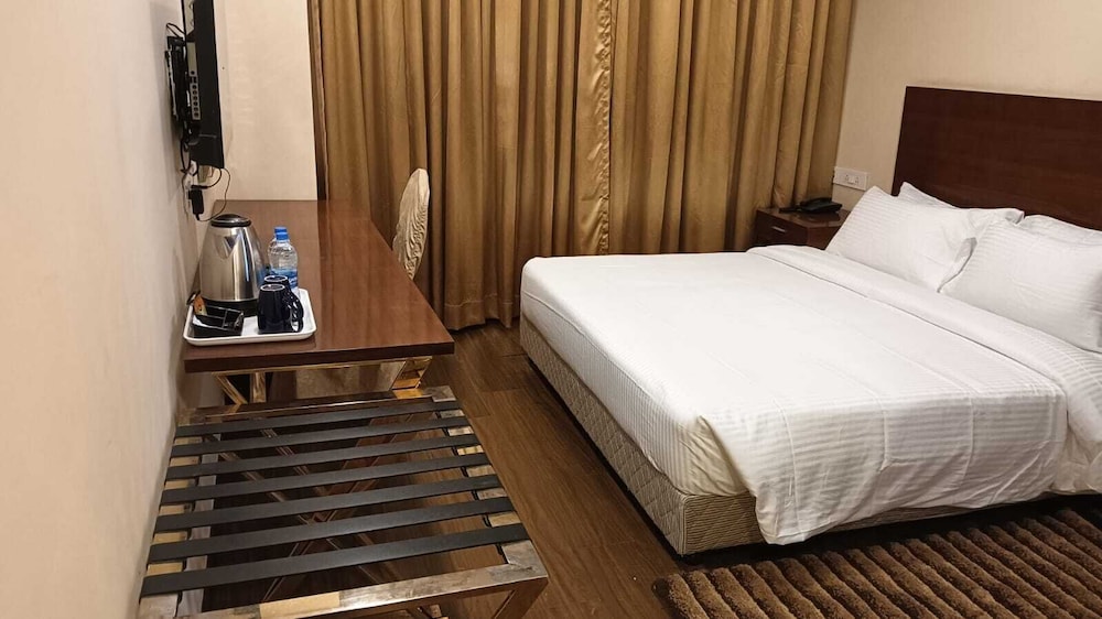 Deluxe Room - Photo 2