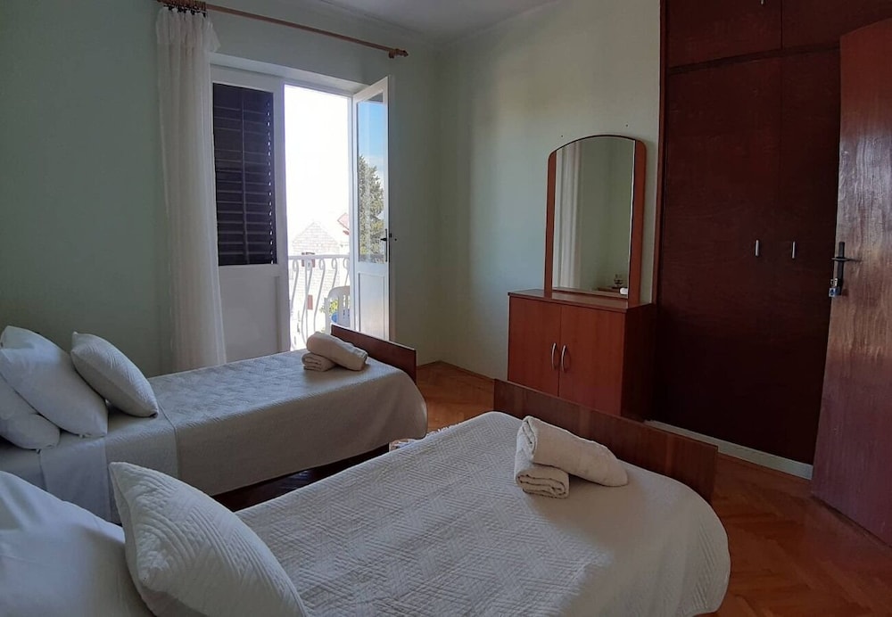 Apartment (Mar - 50 m from beach - A1(4+1)) photo 2