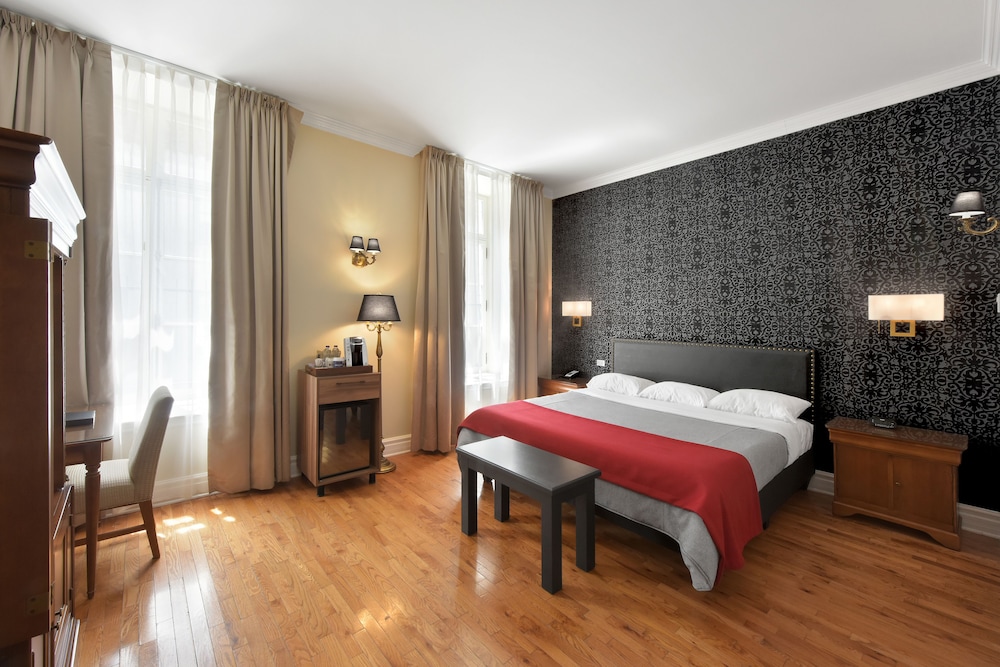 Premier Room, 1 King Bed - Photo 1