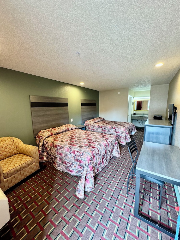 Standard Double Room, 2 Queen Beds, Non Smoking photo 1