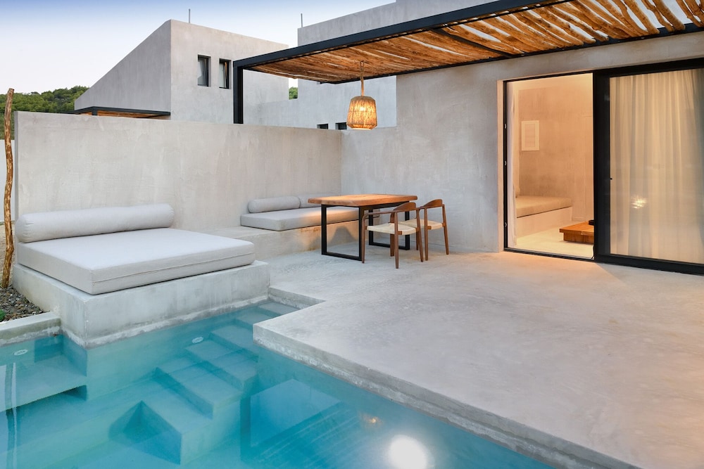 Suite, Private Pool - Photo 9