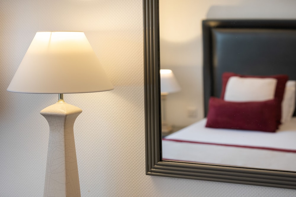 Standard Double or Twin Room (Courtyard View or City View)