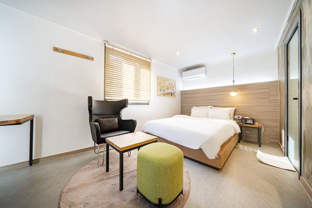 Standard Room - Photo 1