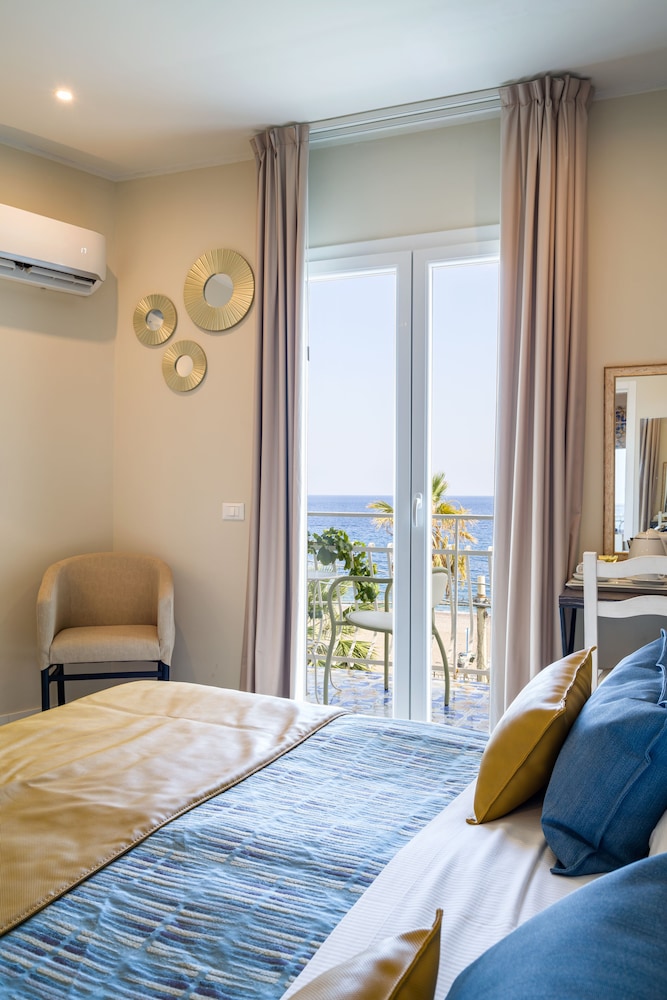 Superior Triple Room, Sea View