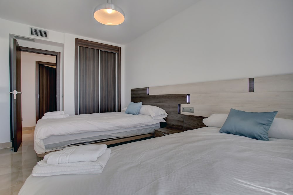 Standard Apartment, 3 Bedrooms, 2 Bathrooms photo 2