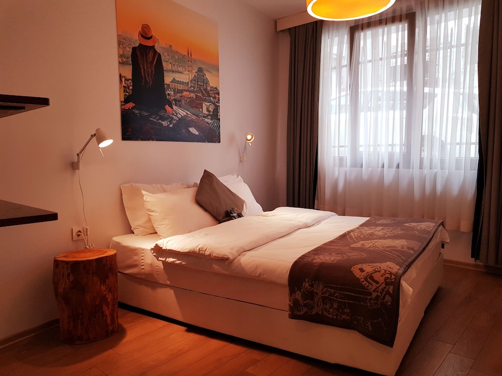 Family Room, 2 Bedrooms photo 2