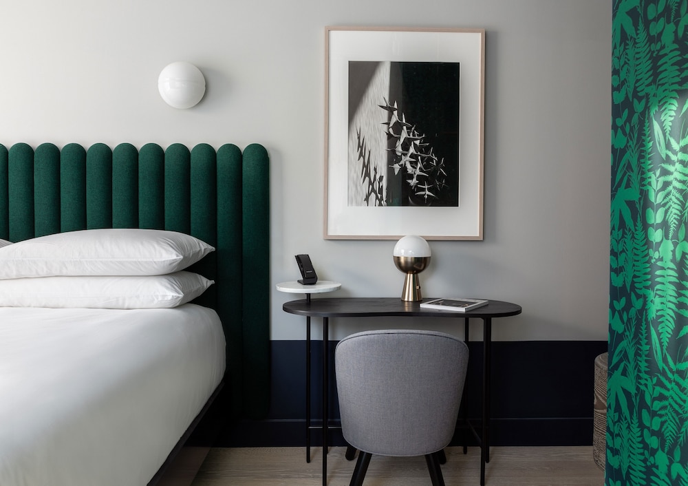 Standard Room, 1 King Bed (King Bedroom) - Photo 3