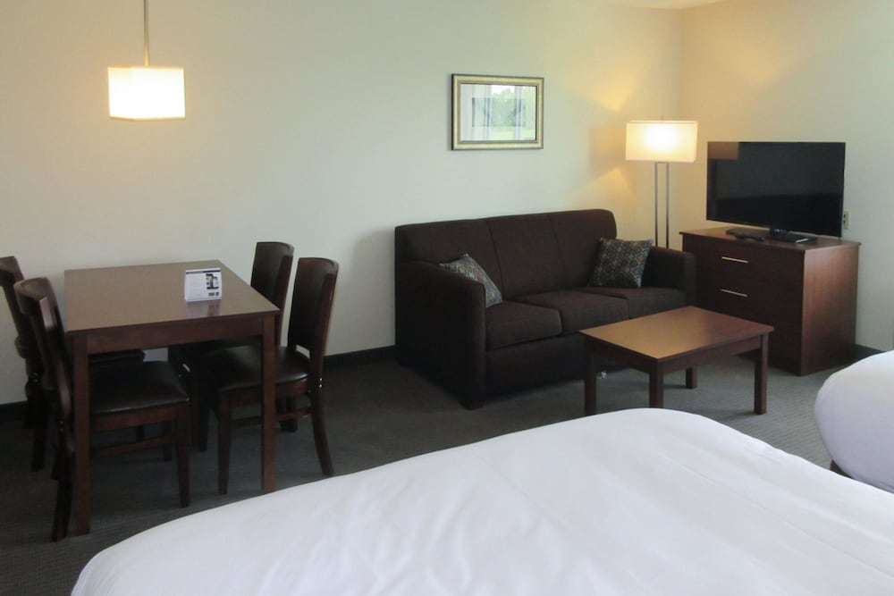 Suite, 2 Queen Beds, Non Smoking photo 2