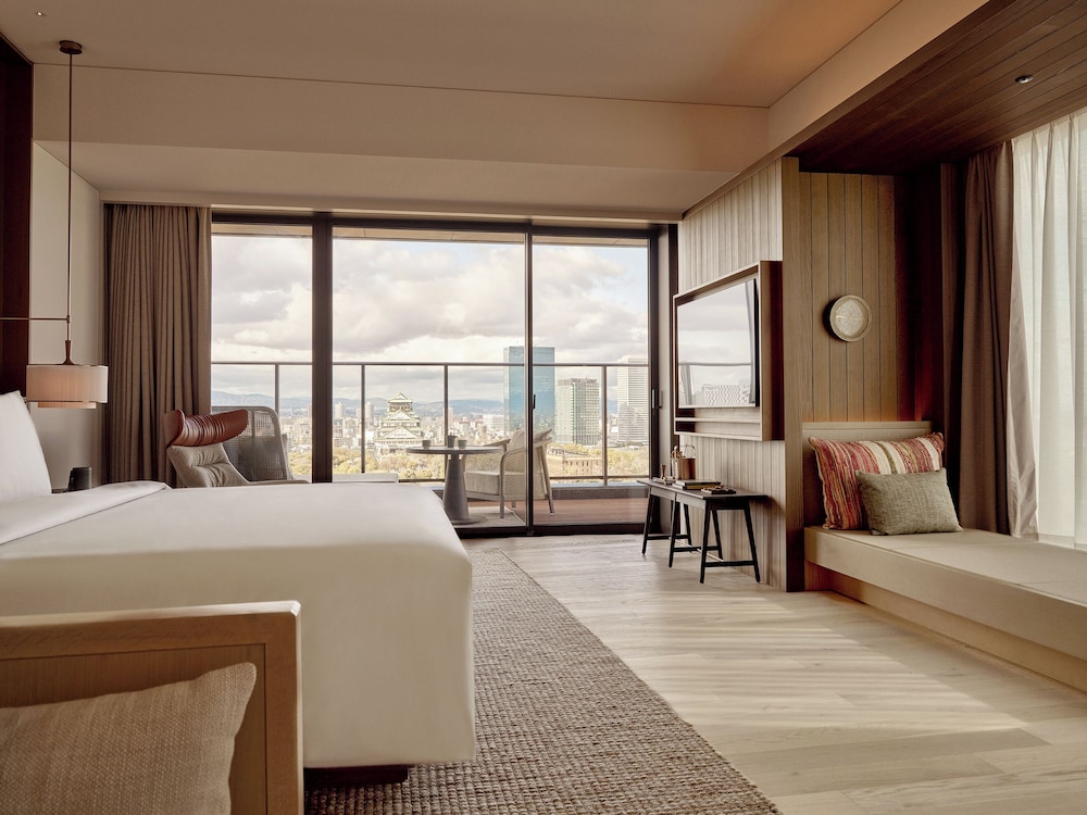 Junior Suite, 1 King Bed (Osaka Castle View) - Photo 1