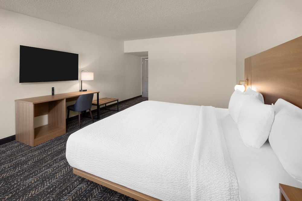 Room, 1 King Bed, Non Smoking - Photo 4