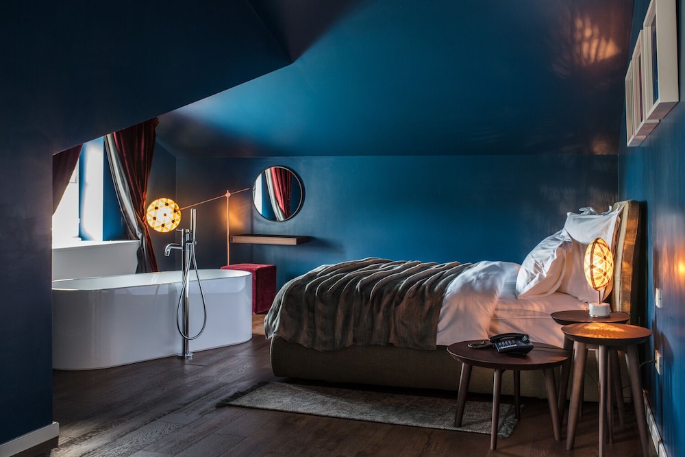 Superior Suite - Photo 6