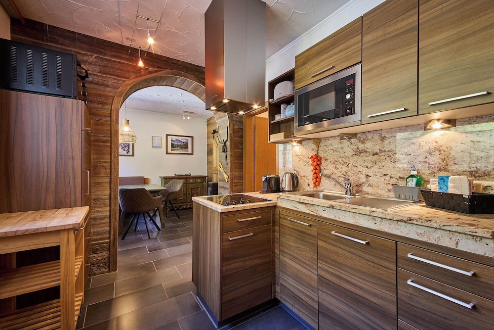 Basic Apartment, 2 Bedrooms, Mountain View