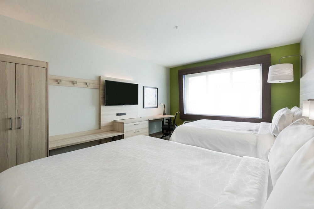 Suite, Multiple Beds, Accessible, Non Smoking (Communications) - Photo 3