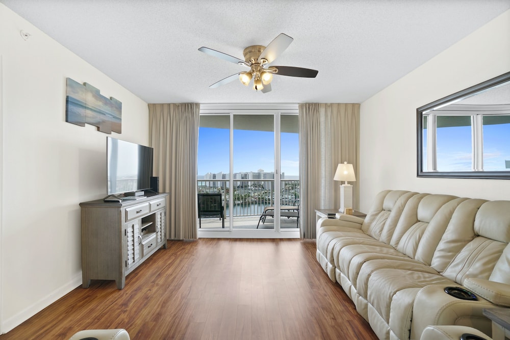 Condo, 2 Bedrooms, Ocean View (1002)