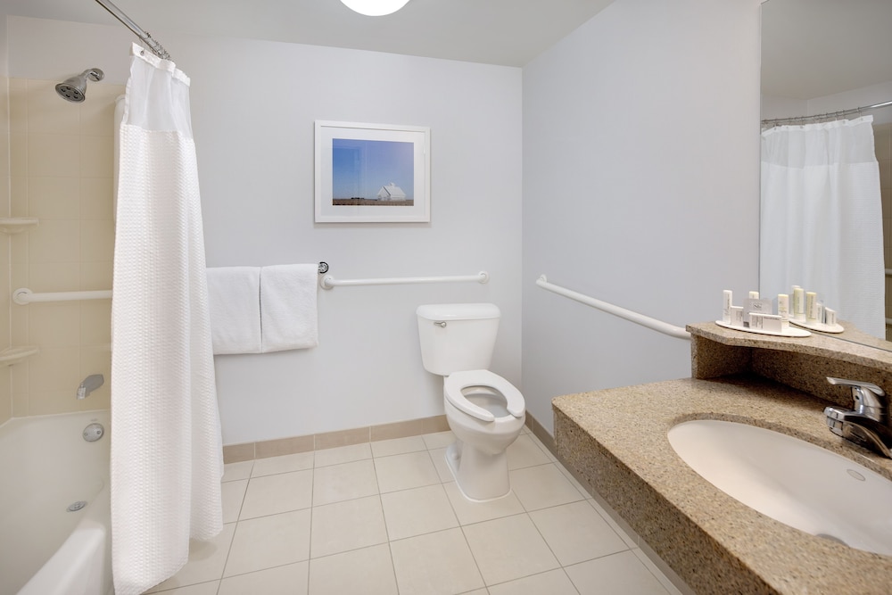 Room, 2 Queen Beds, Smoking (Hearing Accessible) - Photo 4