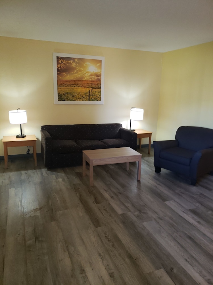Executive Suite, 1 King Bed, Non Smoking - Photo 3