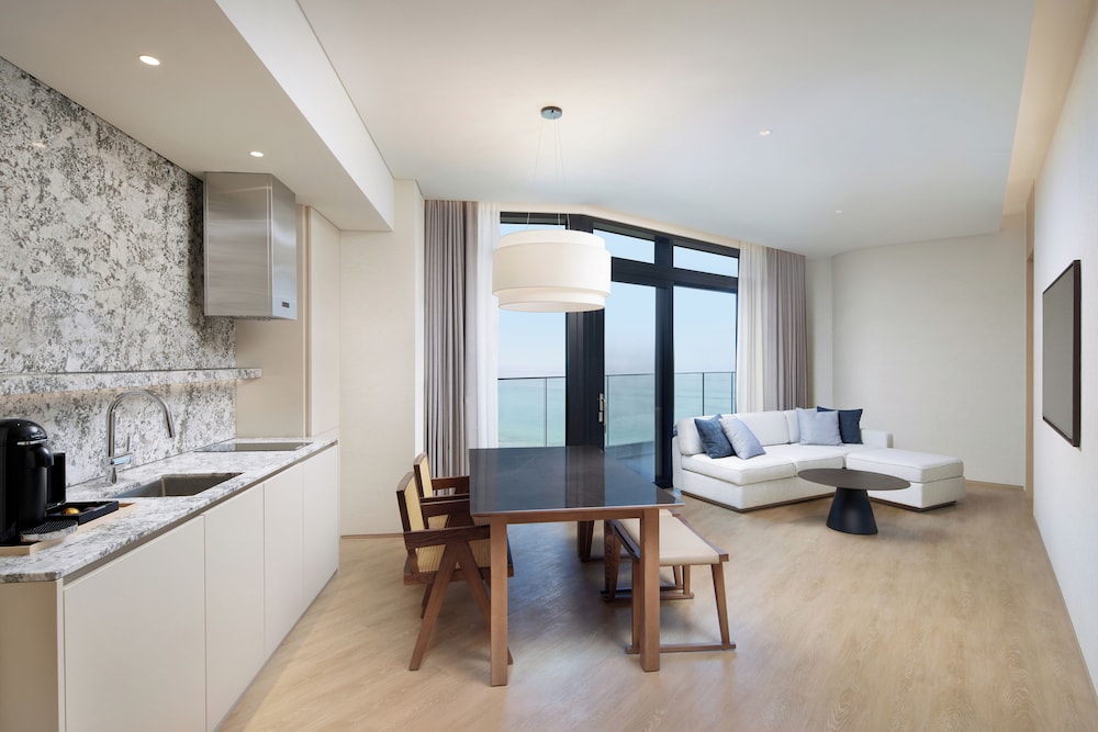 [30H Stay]Corner Suite Double Ocean+CI 12PM,CO 6PM the next day (based on CI MON-THU)