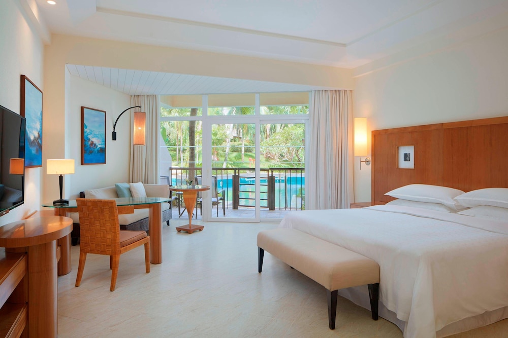 Grand Deluxe Laguna Room photo 1