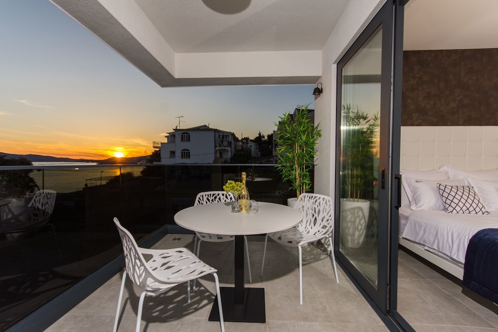 Luxury Apartment Royal M with Pool V