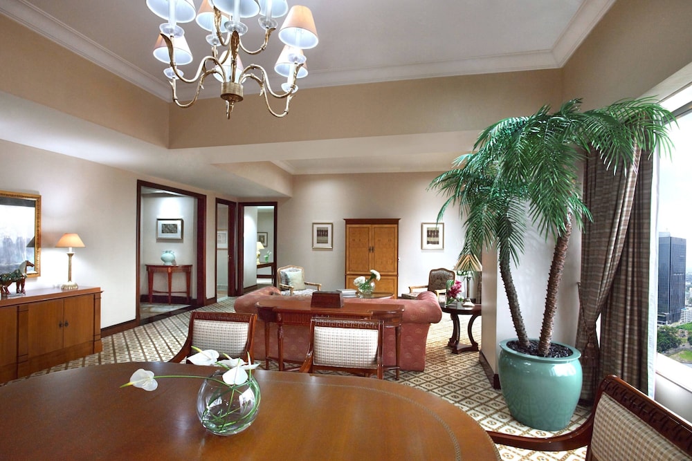 Executive Suite, 1 King Bed - Photo 4
