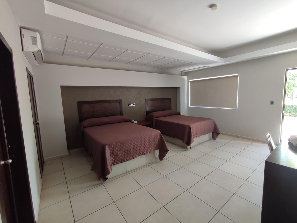 Basic Double Room photo 2