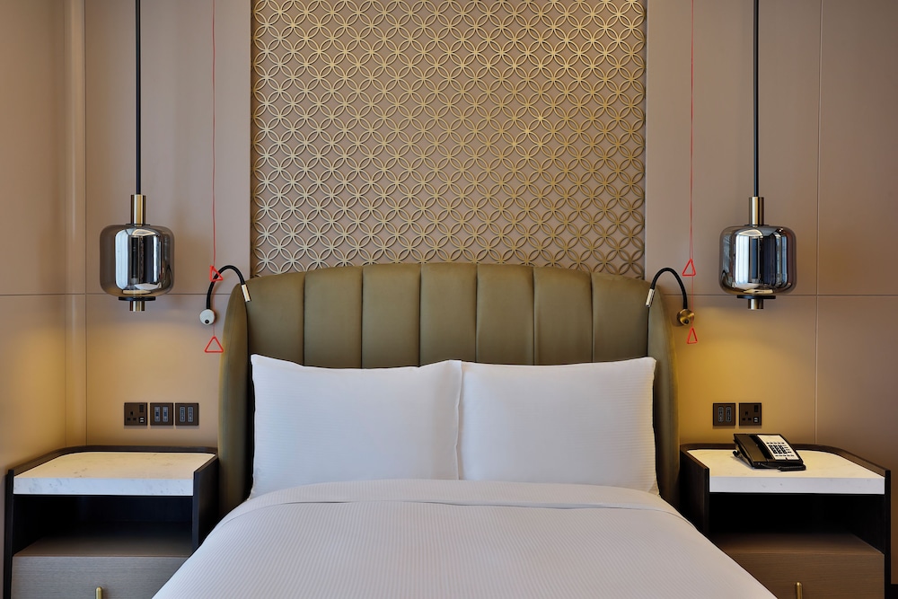Queen Accessible Guest Room