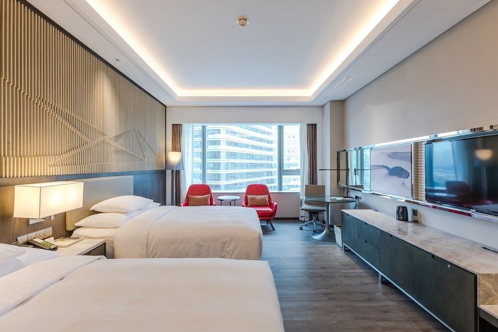 Room, 2 Double Beds, City View - Photo 3