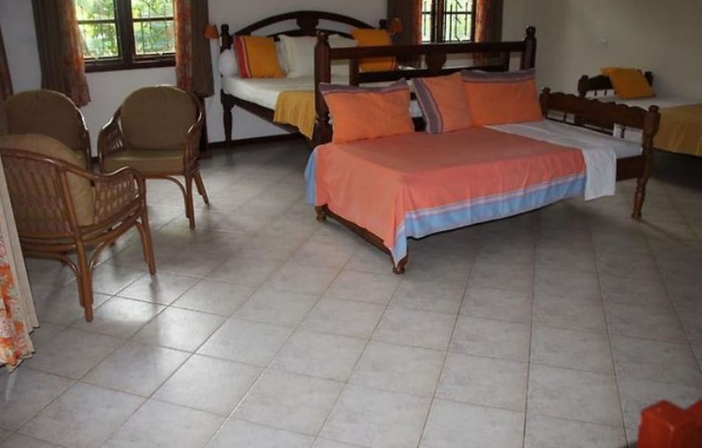 Deluxe Studio Suite